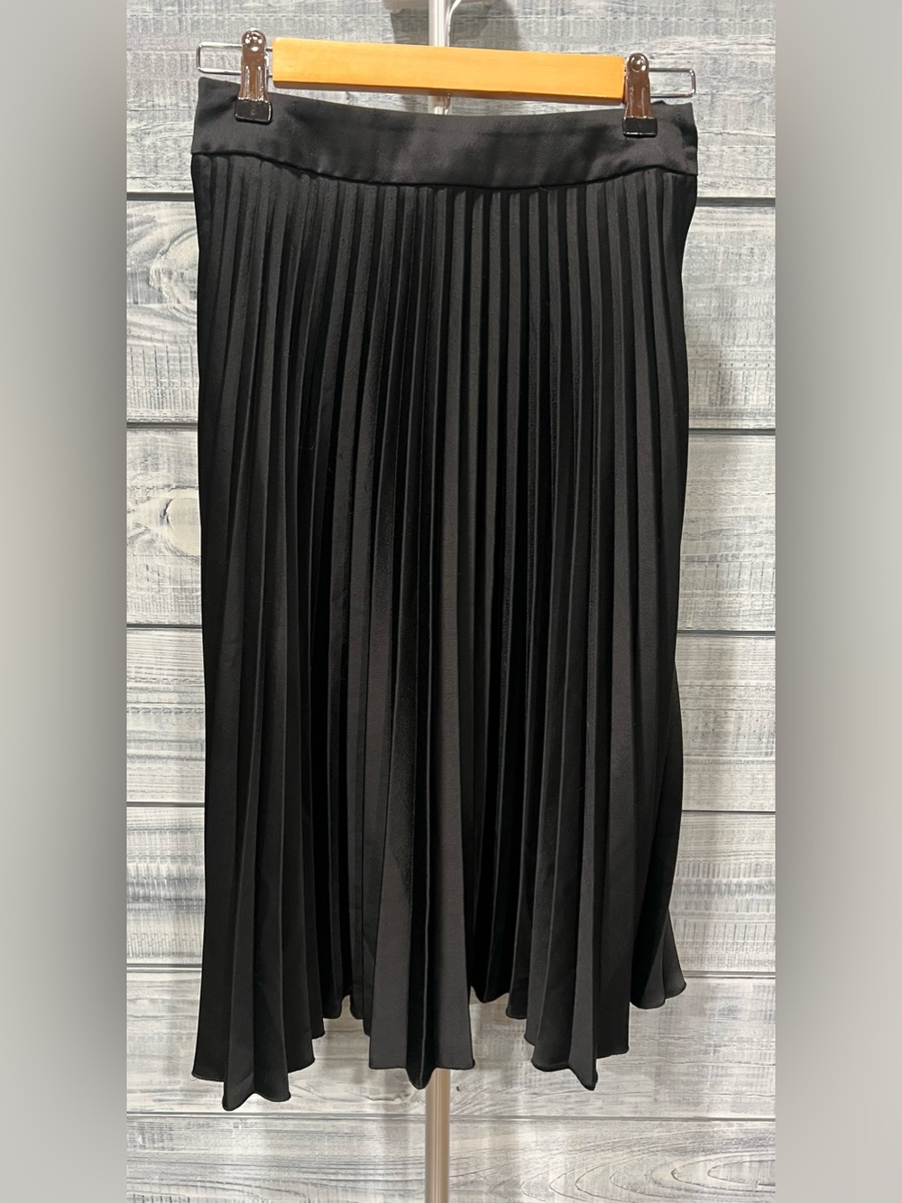 H&M Black Pleated Midi Skirt